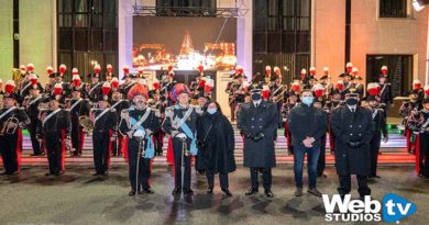 Riccione Acceso il Grande Albero Al Suono della Banda dei Carabinieri