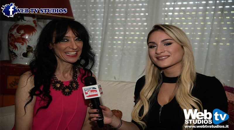 Intervista Restyling di Ester Campese ( Campey ) Pittrice internazionale webtvstudios