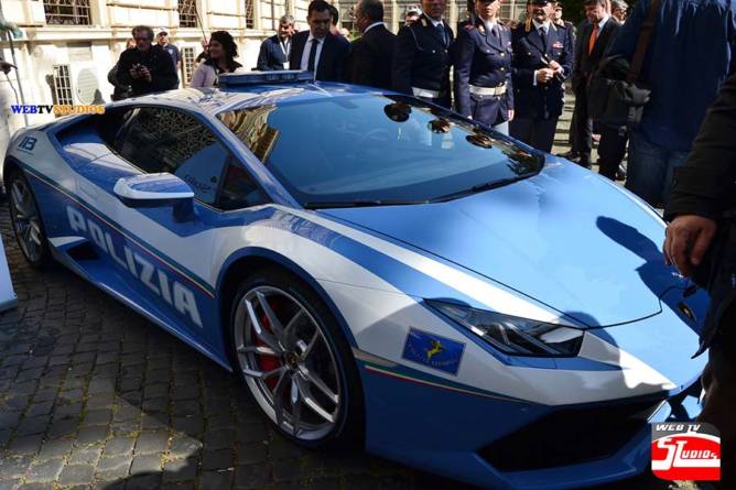 Lamborghini Huracán al servizio della Polizia Stradale-ALT-TAG