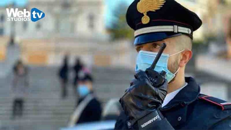 Roma da Piazza di Spagna: nuove uniformi di servizio per i militari dell’Arma Carabinieri